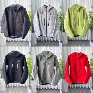 ARC'TERYX Raincoat