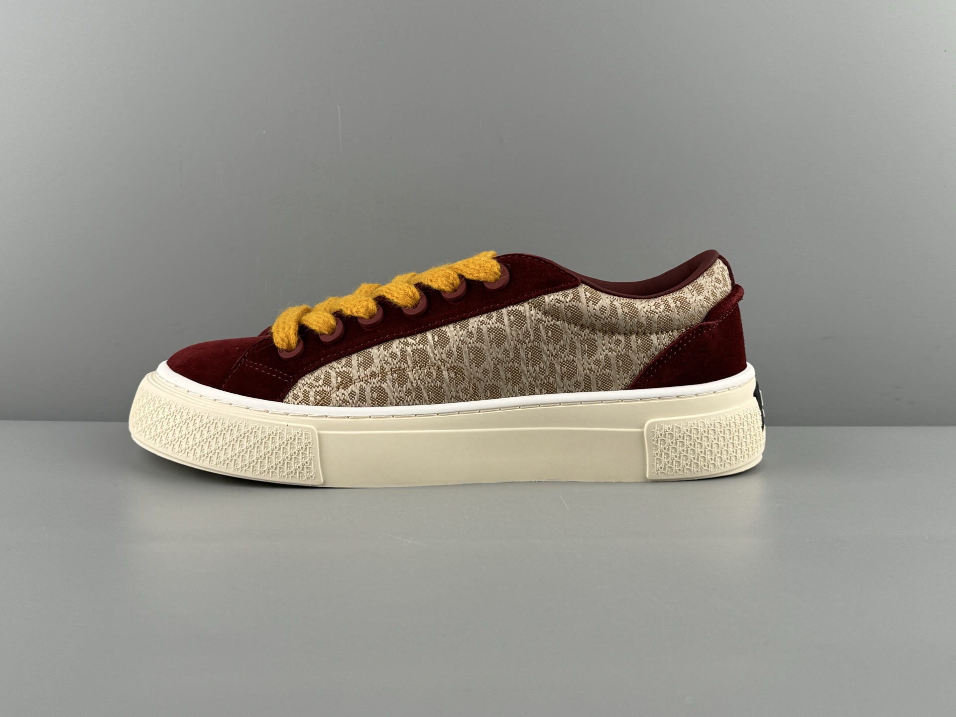 Dior B33
