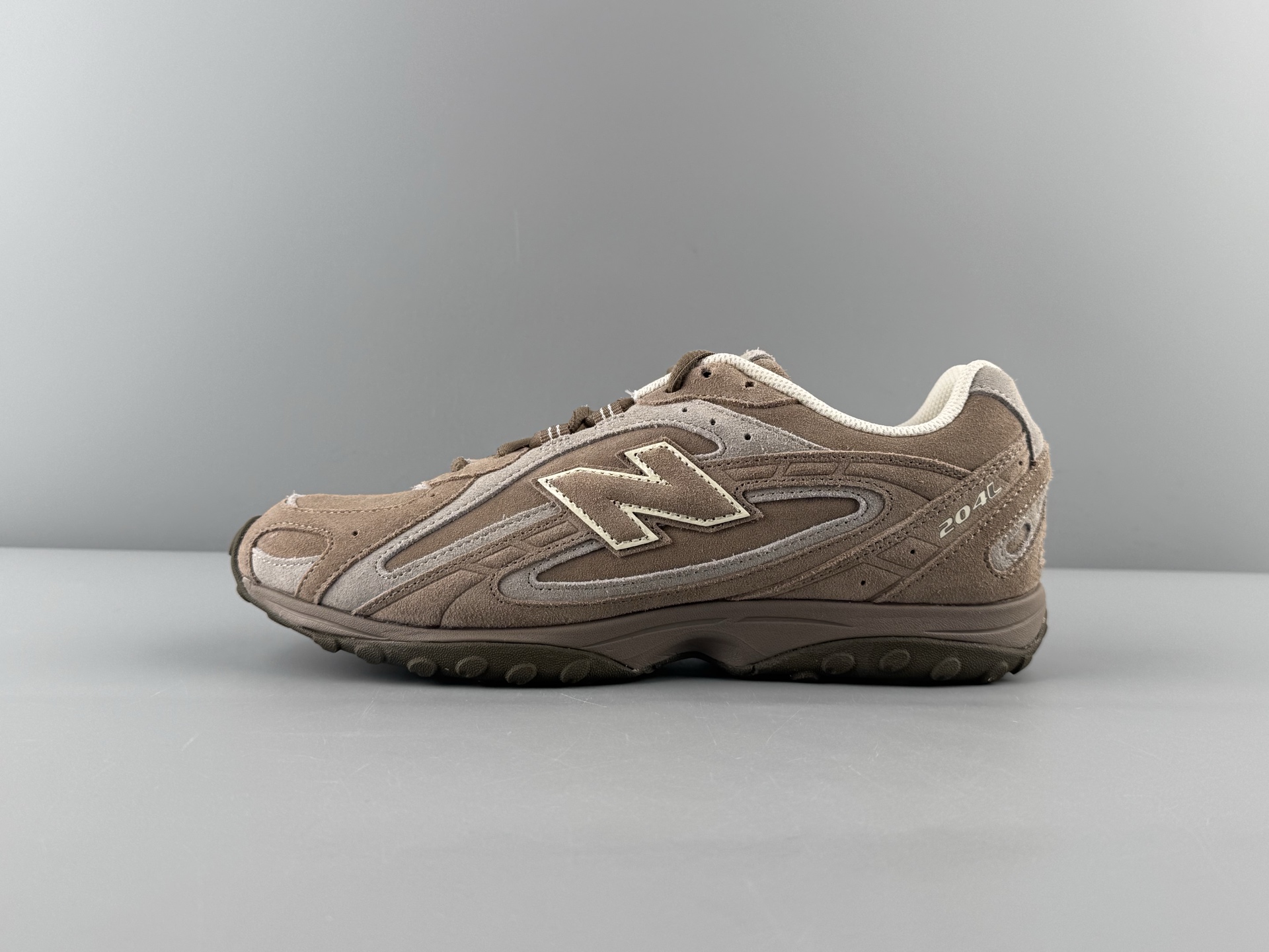 New Balance 204L