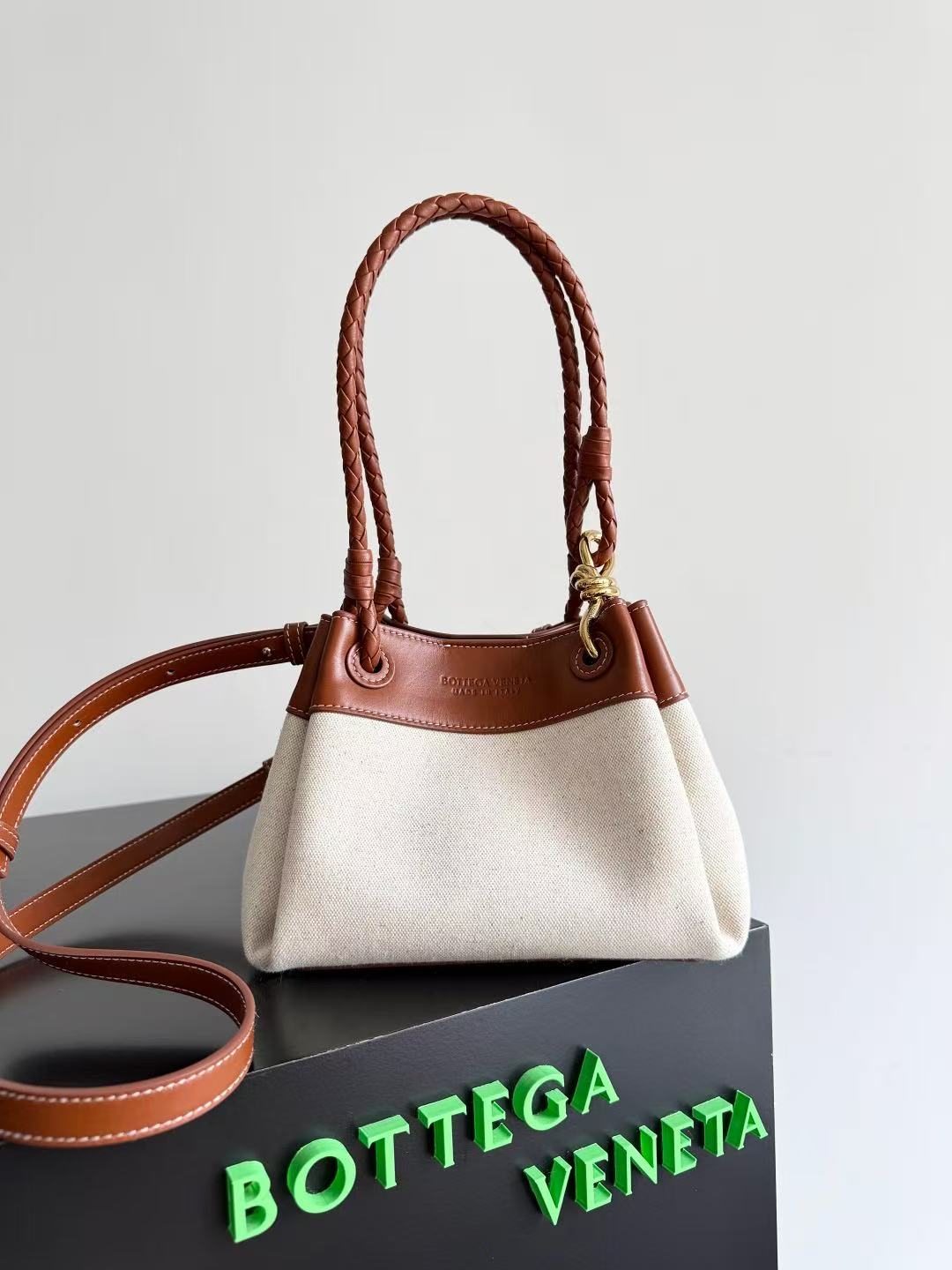 Parachute ( 20*16.5*17cm )