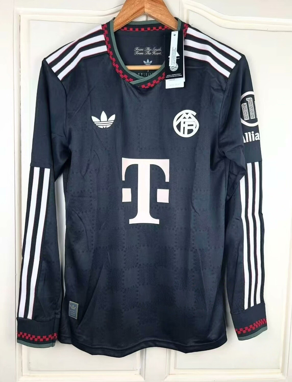 2526시즌 바이에른 뮌헨 어센틱 어웨이 유니폼