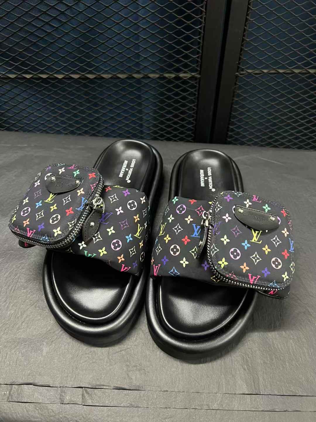 LV Pool Pillow Comfort