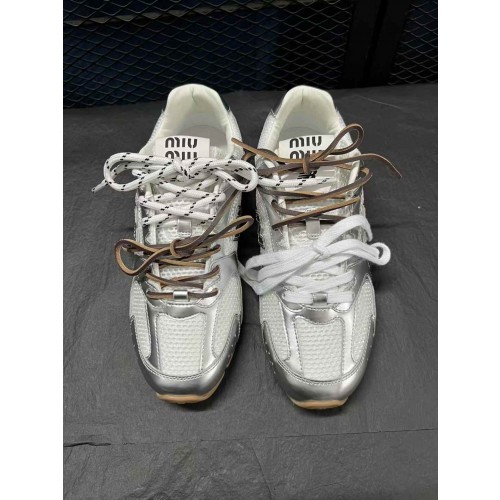 MIUMIU x New Balance NB 530