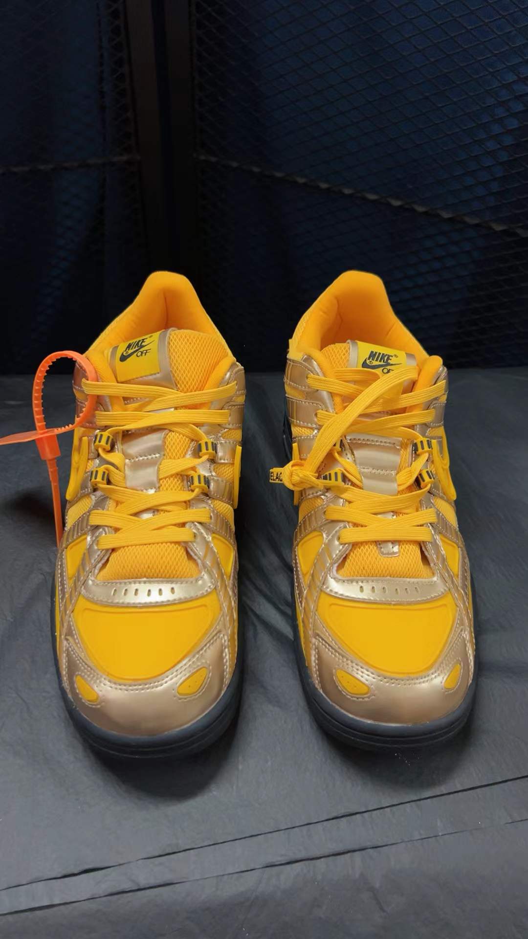 OFF-WHITE x Nike Rubber Dunk University Gold