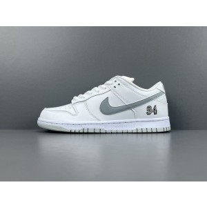 Nike x Supreme Dunk SB Low