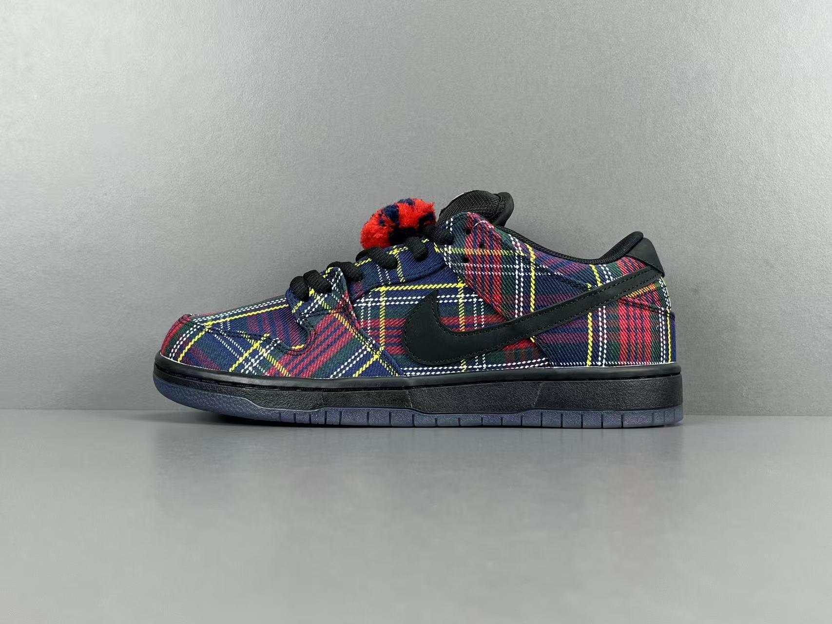 Nike x Supreme Dunk SB Low