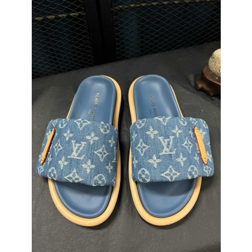 LV Pool Pillow Comfort