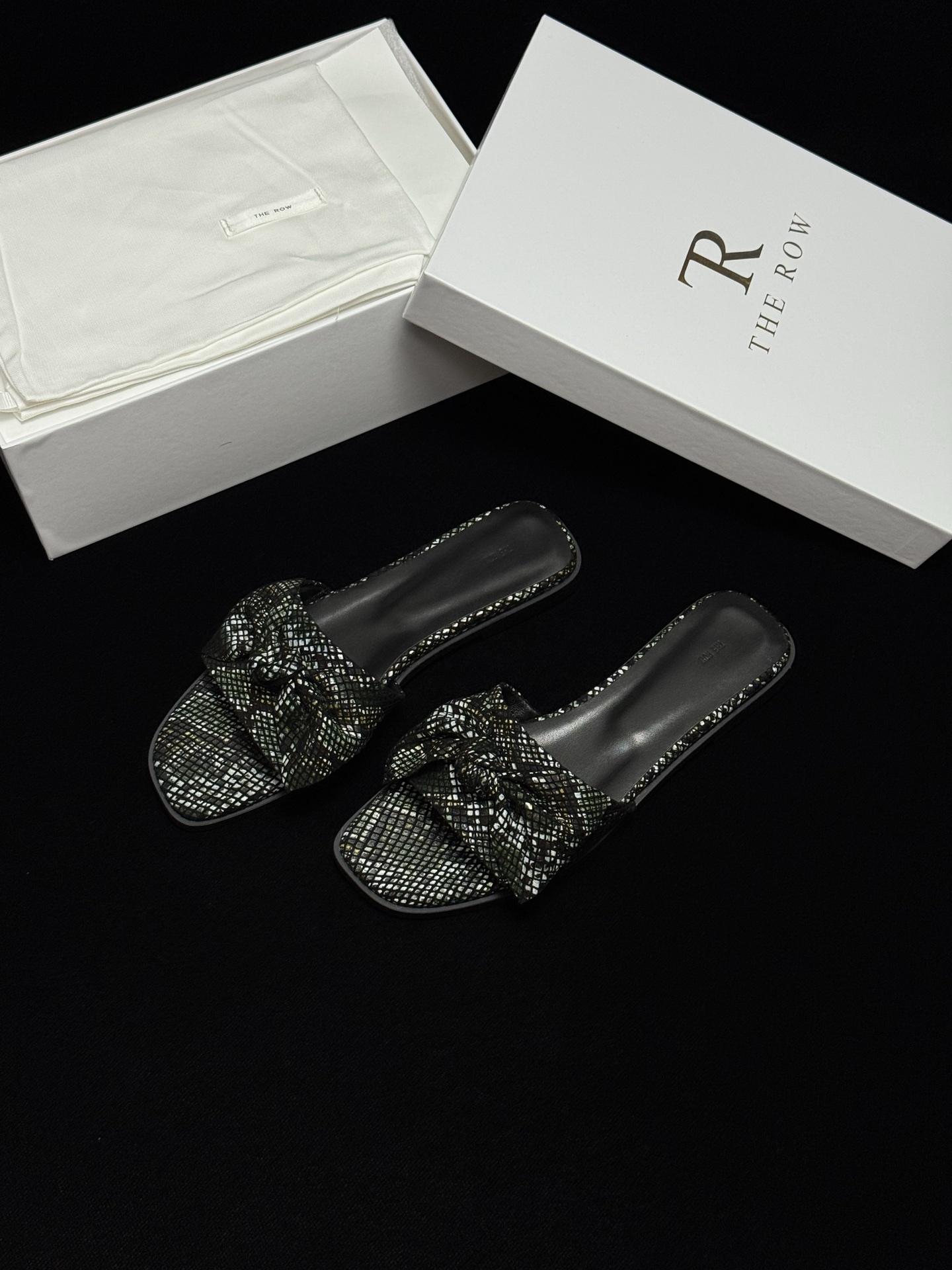 THE ROW Shose