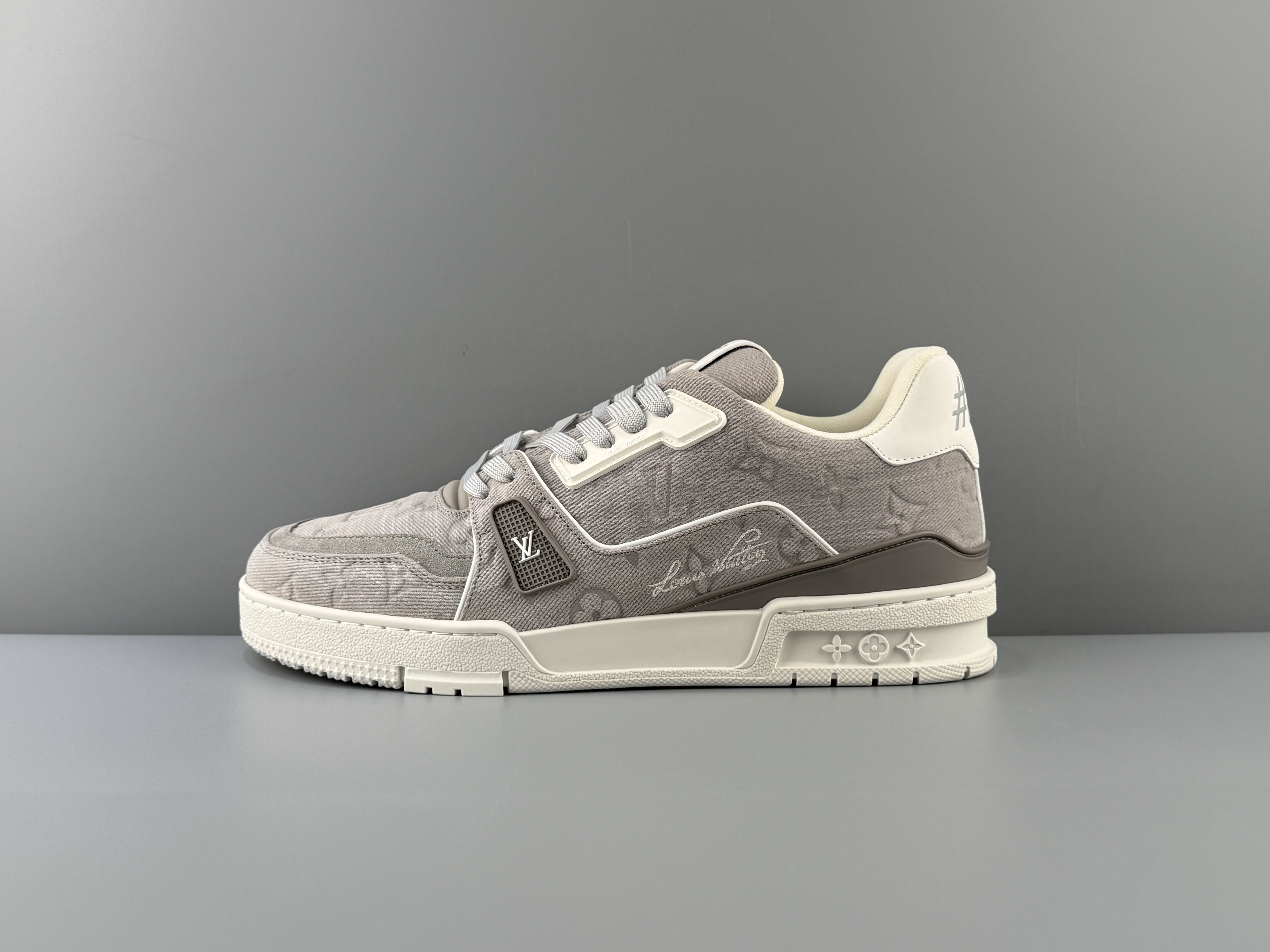 Lv Trainer