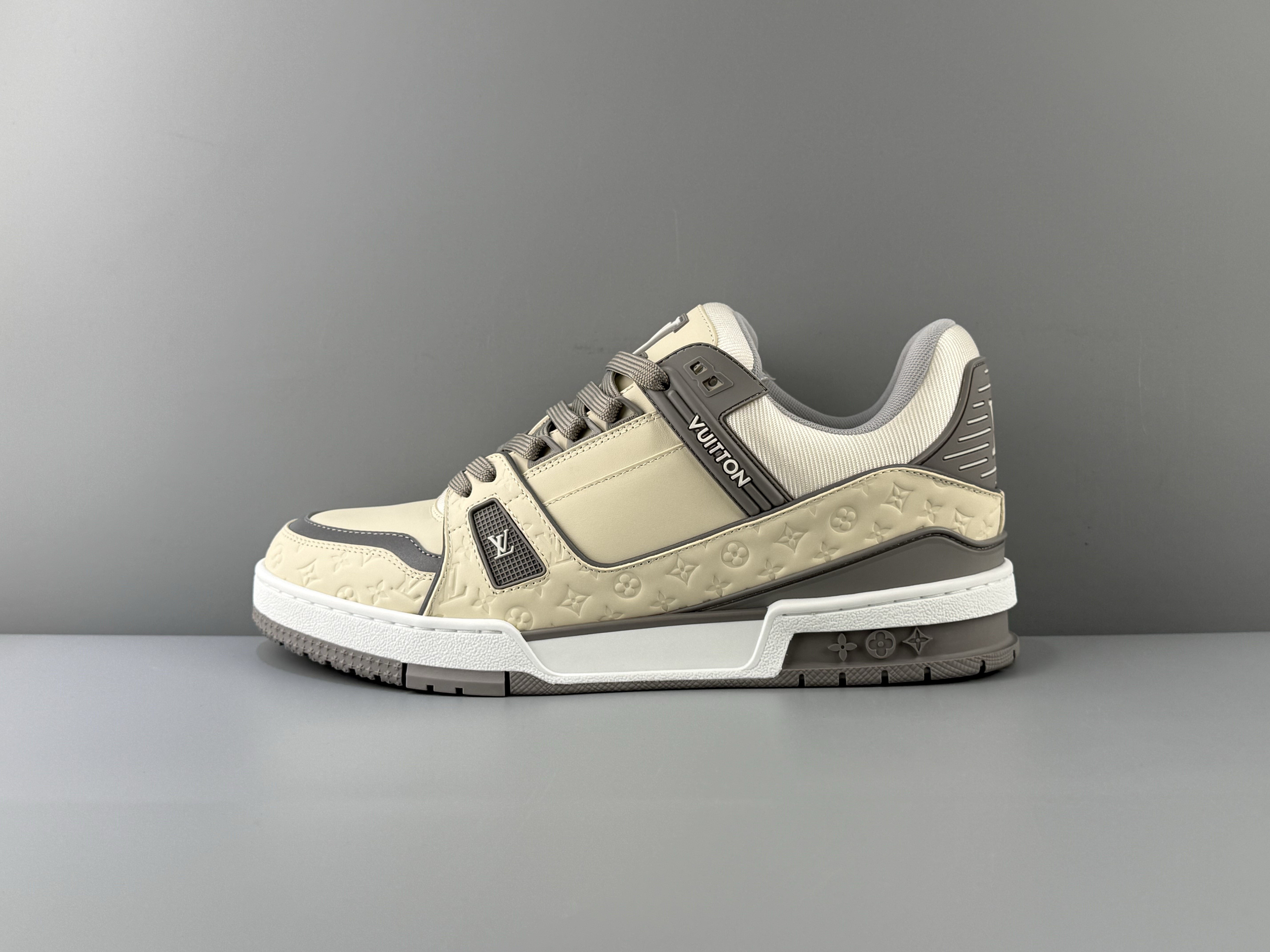 Lv Trainer