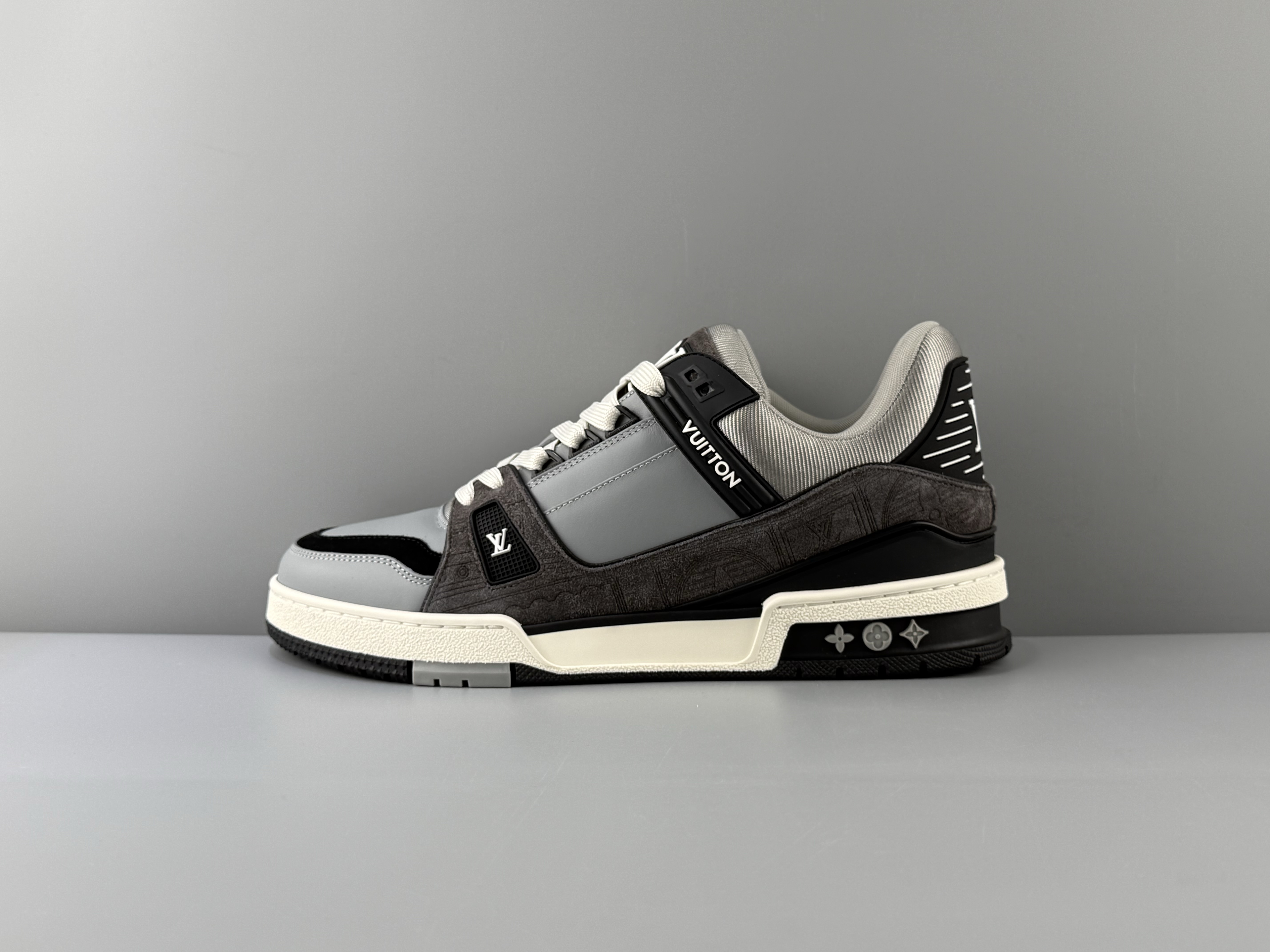 Lv Trainer
