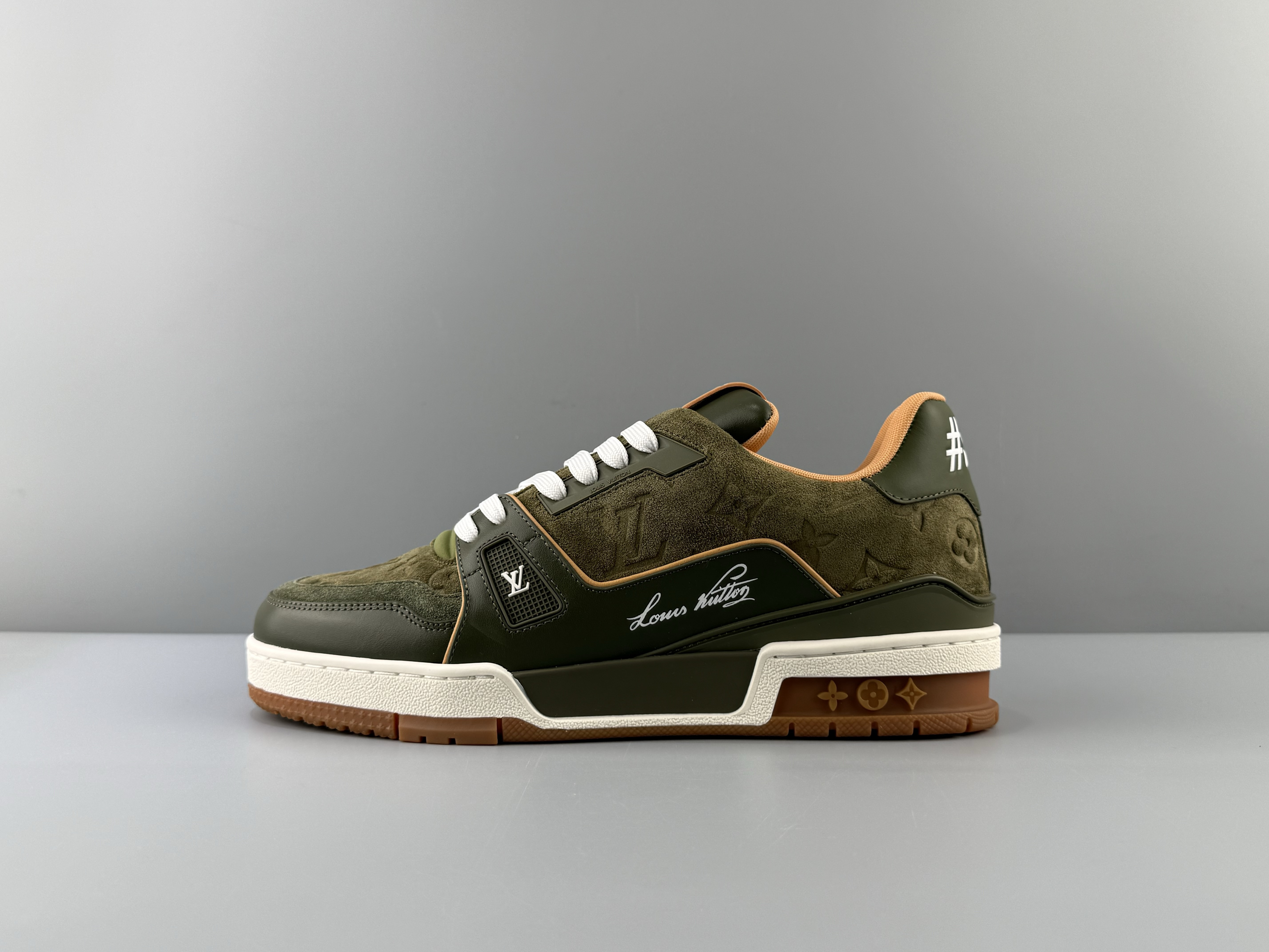 Lv Trainer